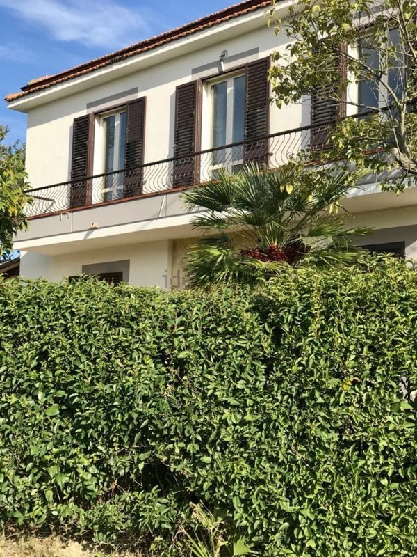 casa indipendente in vendita a Manoppello