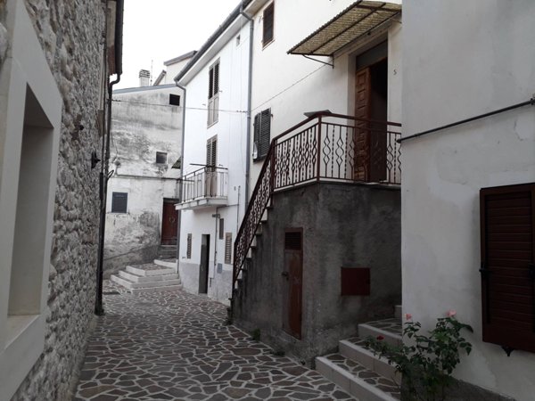 casa indipendente in vendita a Manoppello