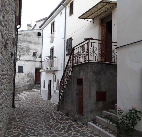 casa indipendente in vendita a Manoppello