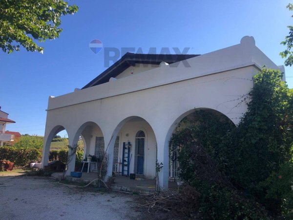 casa indipendente in vendita a Manoppello in zona Manoppello Scalo