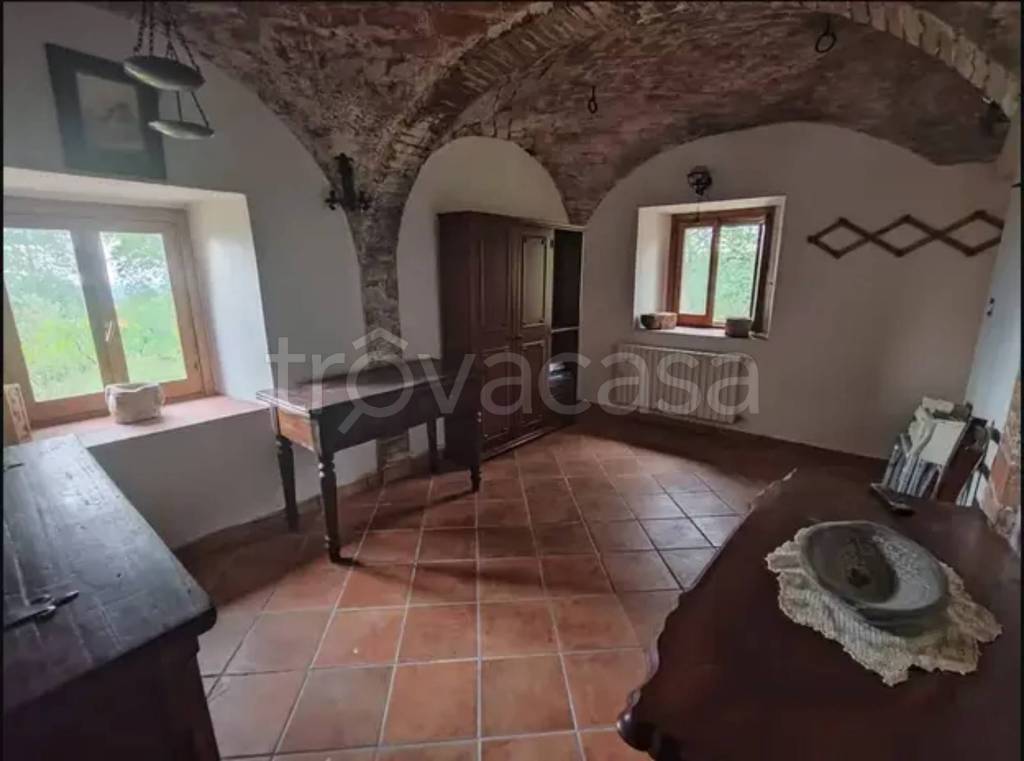 casa indipendente in vendita a Montebello di Bertona