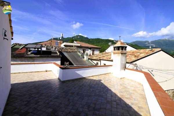 casa indipendente in vendita a Montebello di Bertona