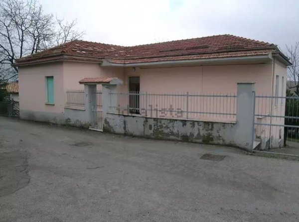 appartamento in vendita a Montebello di Bertona