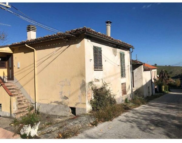 appartamento in vendita a Montebello di Bertona