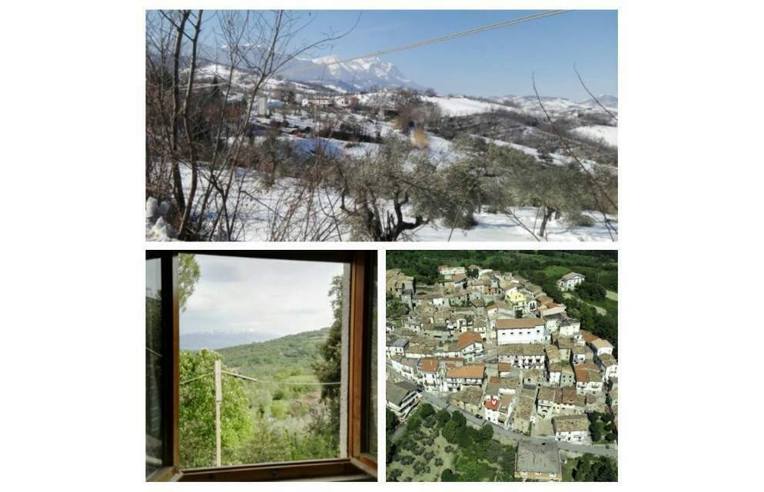 casa indipendente in vendita a Montebello di Bertona