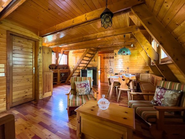 casa indipendente in vendita a Montebello di Bertona