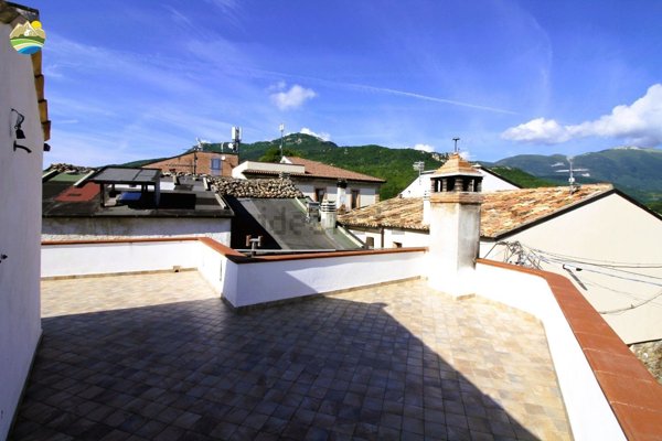 casa indipendente in vendita a Montebello di Bertona