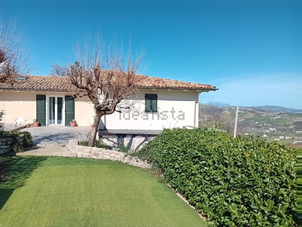 appartamento in vendita a Montebello di Bertona