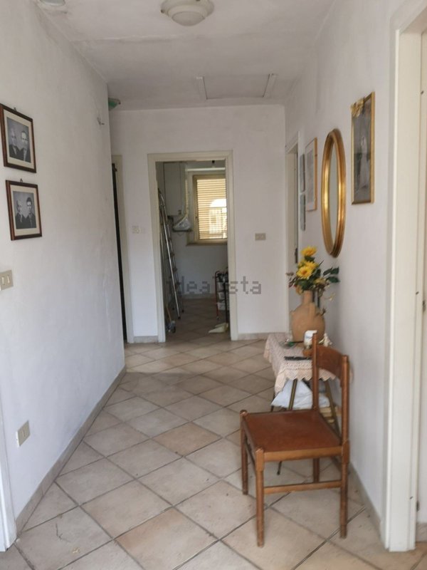 casa indipendente in vendita a Montebello di Bertona in zona Colasante