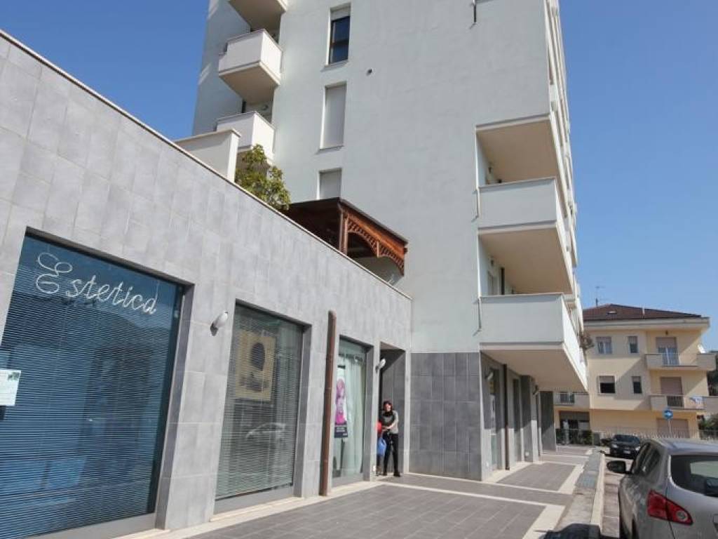 negozio in vendita a Montesilvano