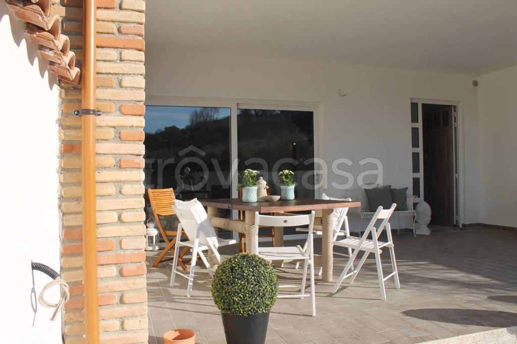 casa indipendente in vendita a Montesilvano in zona Montesilvano Colle