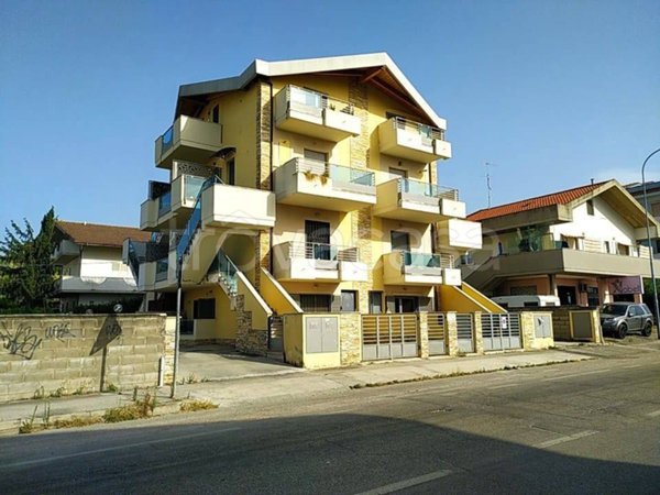 appartamento in vendita a Montesilvano in zona Villa Carmine