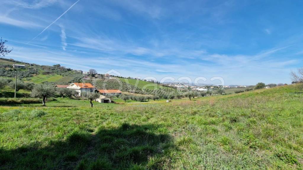 terreno edificabile in vendita a Montesilvano in zona Montesilvano Colle