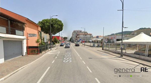 locale commerciale in affitto a Montesilvano