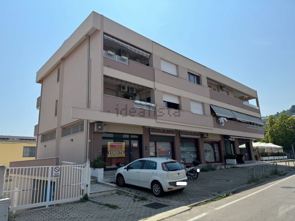 locale commerciale in vendita a Montesilvano