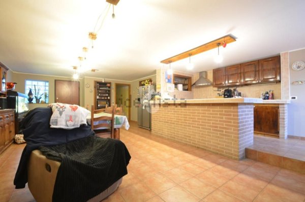 casa indipendente in vendita a Montesilvano