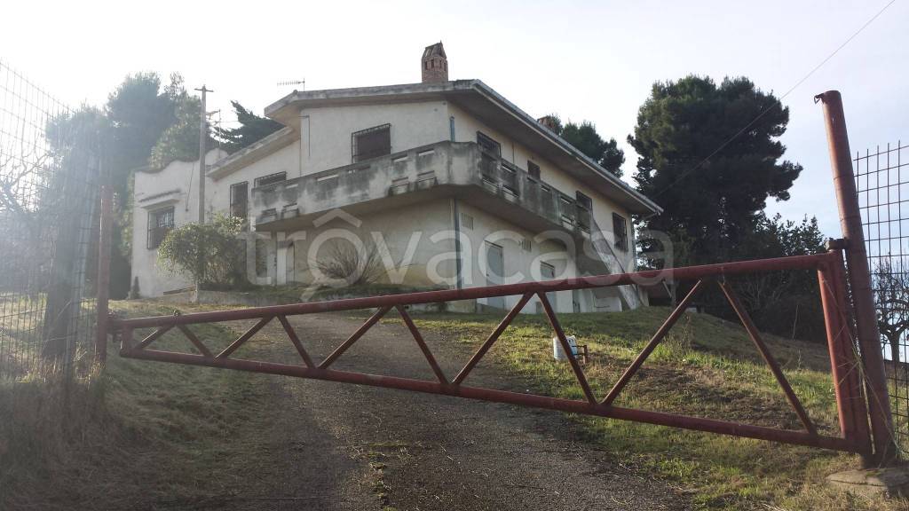 casa indipendente in vendita a Montesilvano in zona Montesilvano Colle