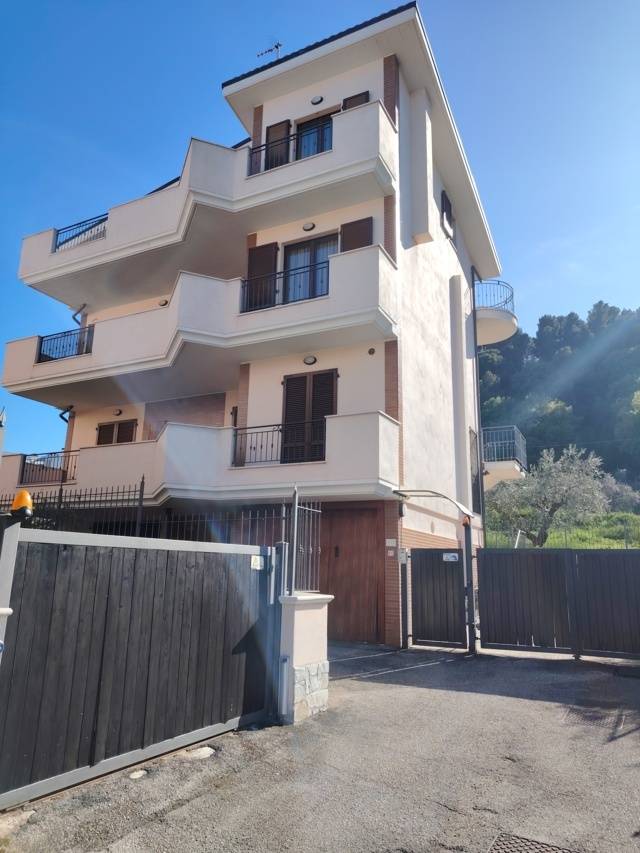 casa indipendente in vendita a Montesilvano