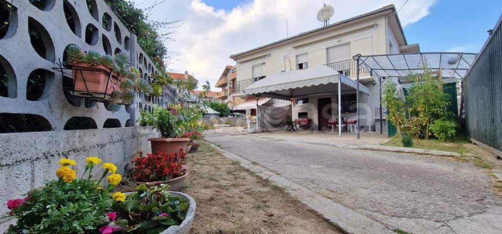 casa indipendente in vendita a Montesilvano
