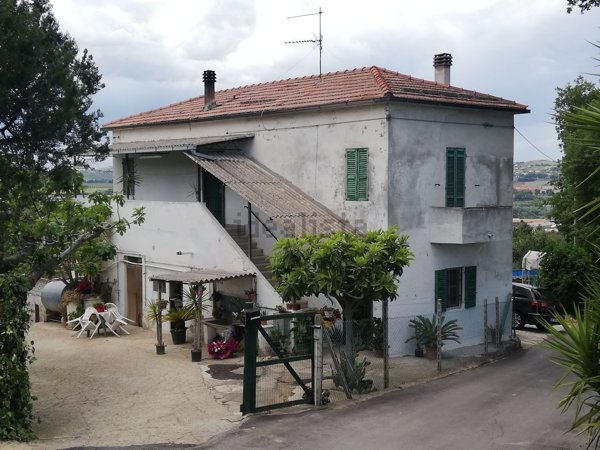 casa indipendente in vendita a Montesilvano