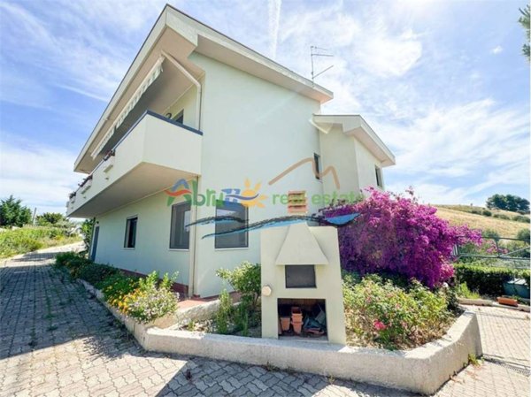 casa indipendente in vendita a Montesilvano