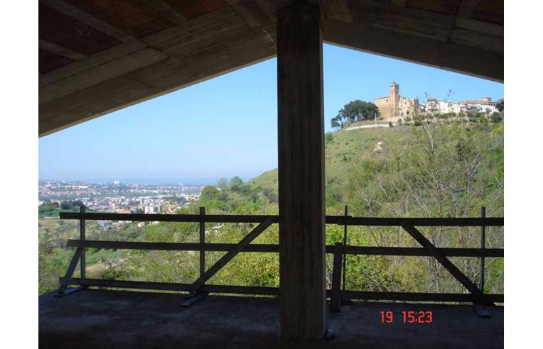 casa indipendente in vendita a Montesilvano in zona Montesilvano Colle