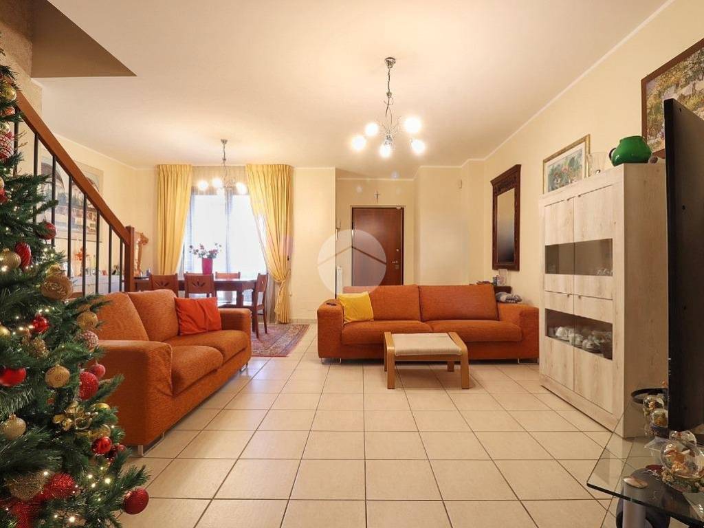 casa indipendente in vendita a Montesilvano