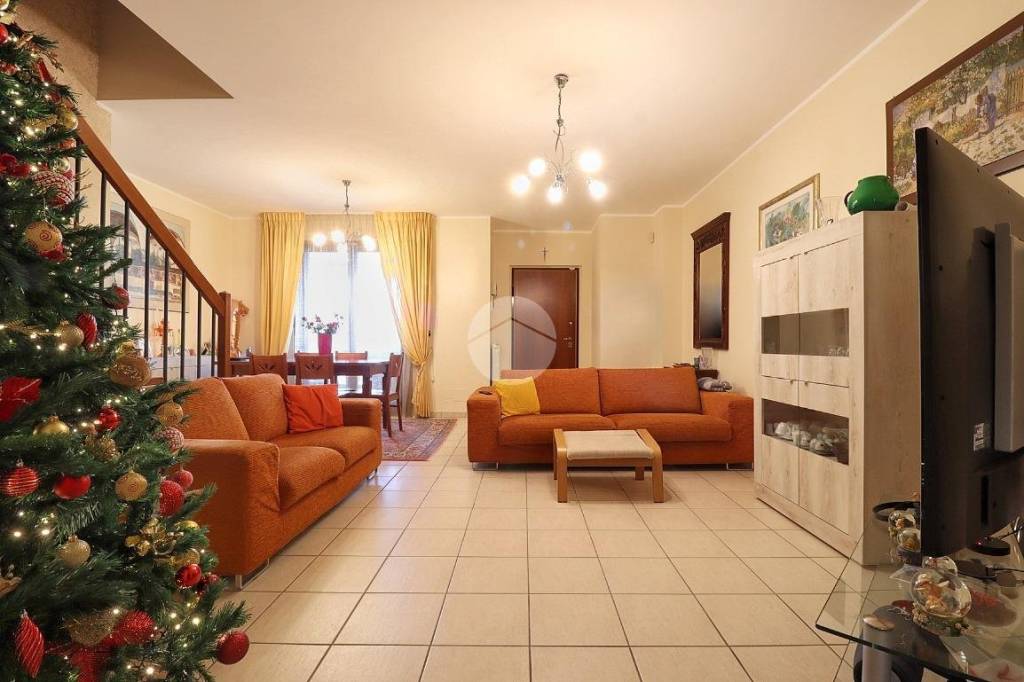casa indipendente in vendita a Montesilvano