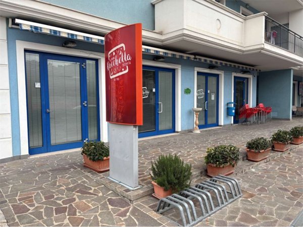 negozio in vendita a Montesilvano