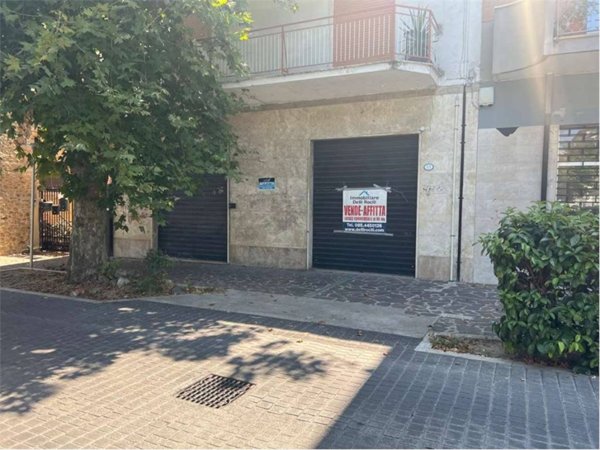 locale commerciale in vendita a Montesilvano