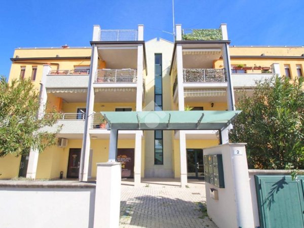 appartamento in vendita a Montesilvano in zona Villa Carmine