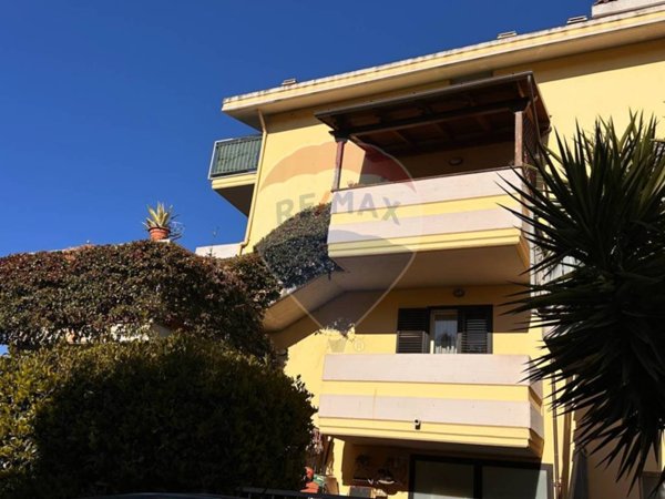 casa indipendente in vendita a Montesilvano in zona Villa Carmine
