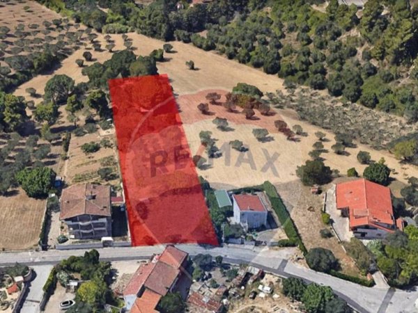 terreno edificabile in vendita a Montesilvano in zona Montesilvano Colle