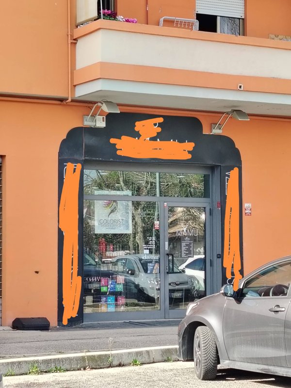 locale commerciale in vendita a Montesilvano