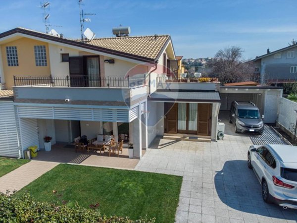 casa indipendente in vendita a Montesilvano in zona Montesilvano Colle