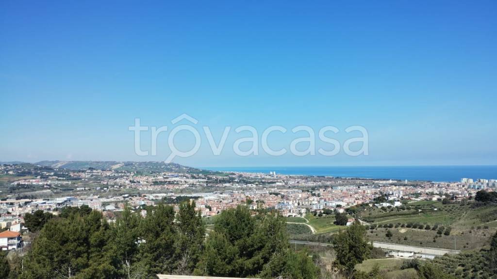 appartamento in vendita a Montesilvano in zona Montesilvano Colle