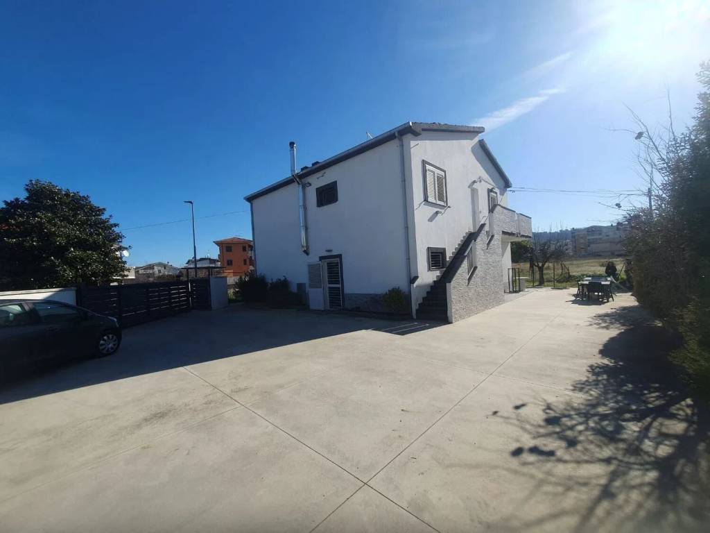 casa indipendente in vendita a Montesilvano