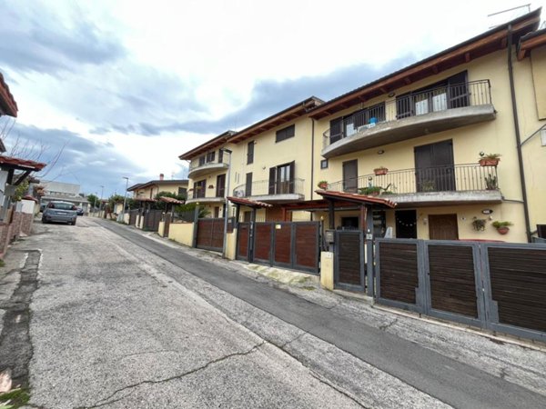 casa indipendente in vendita a Montesilvano in zona Villa Carmine