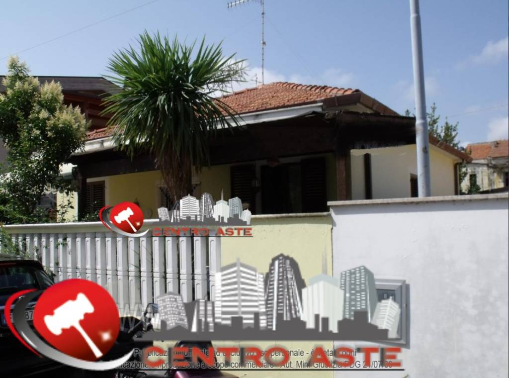 casa indipendente in vendita a Montesilvano