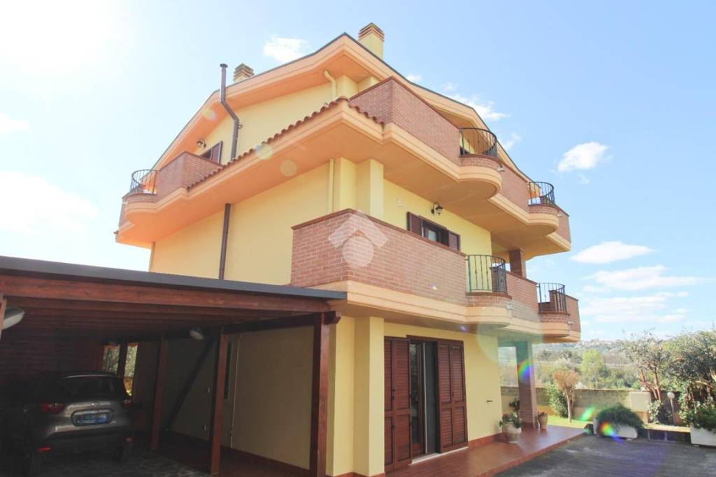 casa indipendente in vendita a Montesilvano
