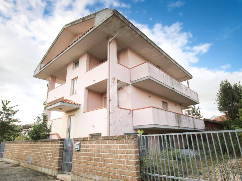 casa indipendente in vendita a Montesilvano