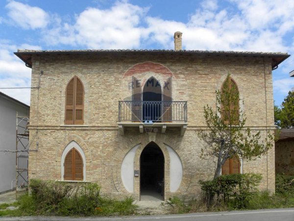 casa indipendente in vendita a Montesilvano in zona Montesilvano Colle
