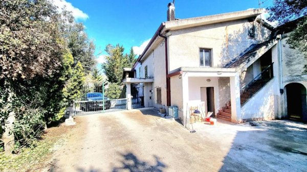 casa indipendente in vendita a Montesilvano in zona Montesilvano Colle