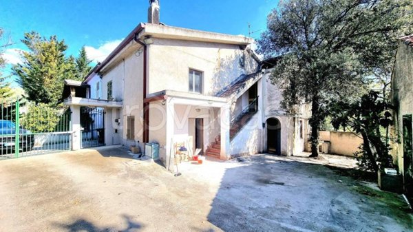 casa indipendente in vendita a Montesilvano in zona Montesilvano Colle