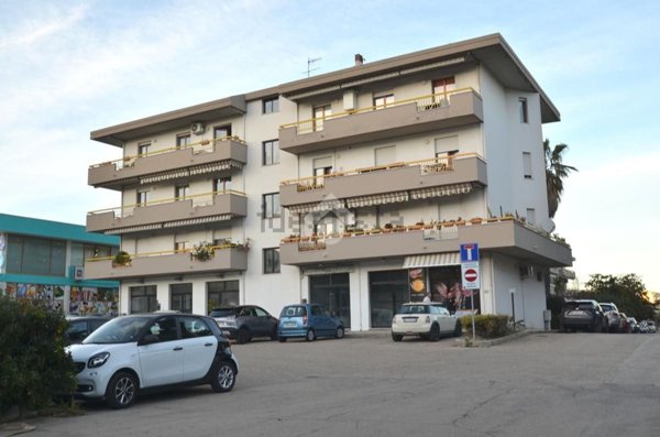 locale commerciale in vendita a Montesilvano