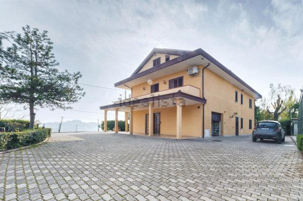 casa indipendente in vendita a Montesilvano in zona Montesilvano Colle