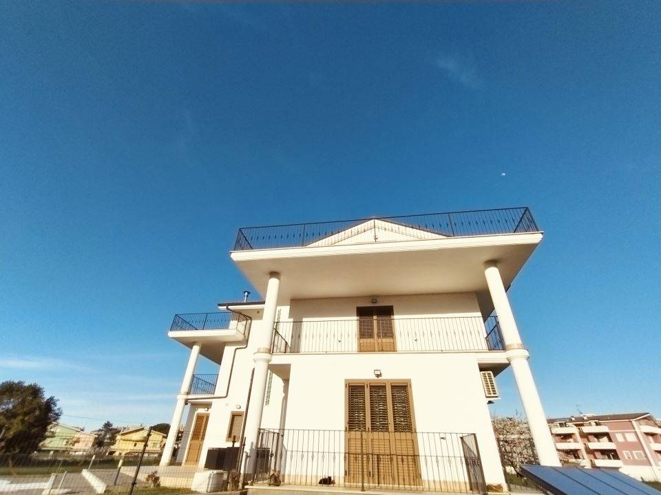 casa indipendente in vendita a Montesilvano