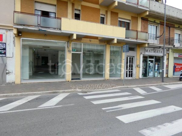 negozio in vendita a Montesilvano