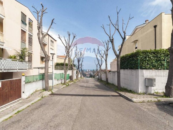 appartamento in vendita a Montesilvano in zona Montesilvano Colle