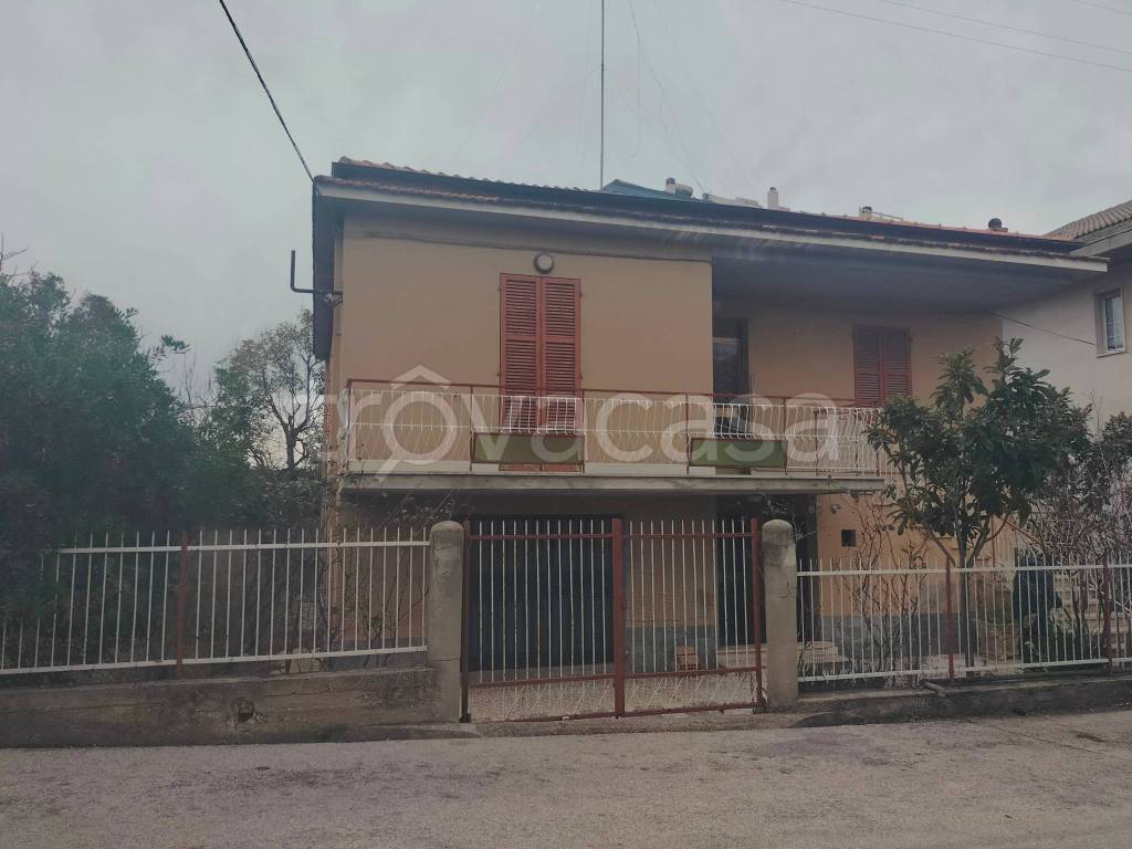 casa indipendente in vendita a Montesilvano